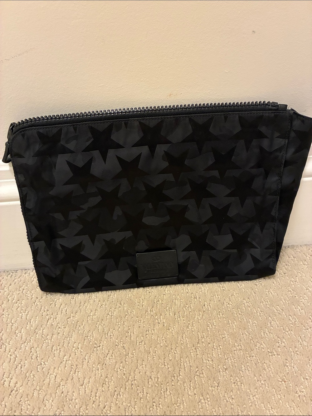 Valentino Garavani Black Rockstud Camustars Zip Clutch Pouch Bag👝